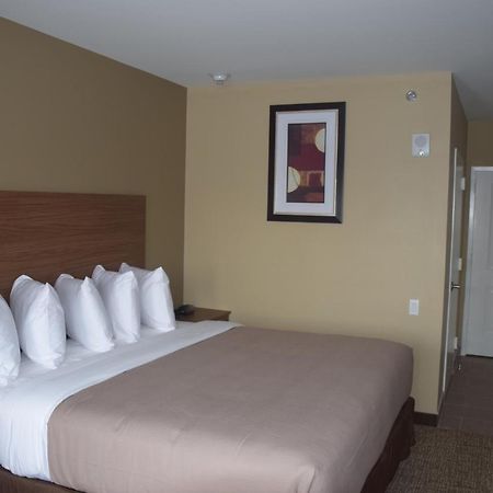Astoria Delancy Inn & Suites New York Exterior photo