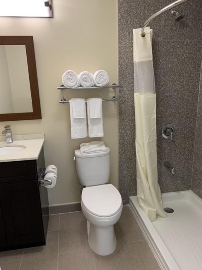 Astoria Delancy Inn & Suites New York Exterior photo